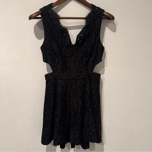 Marciano Vneck Black Lace Lined Cutout Mini Dress Size 4